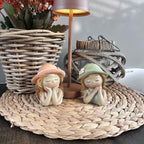 Figur Mädchen mit Hut aus Poly - 2 Farbvarianten