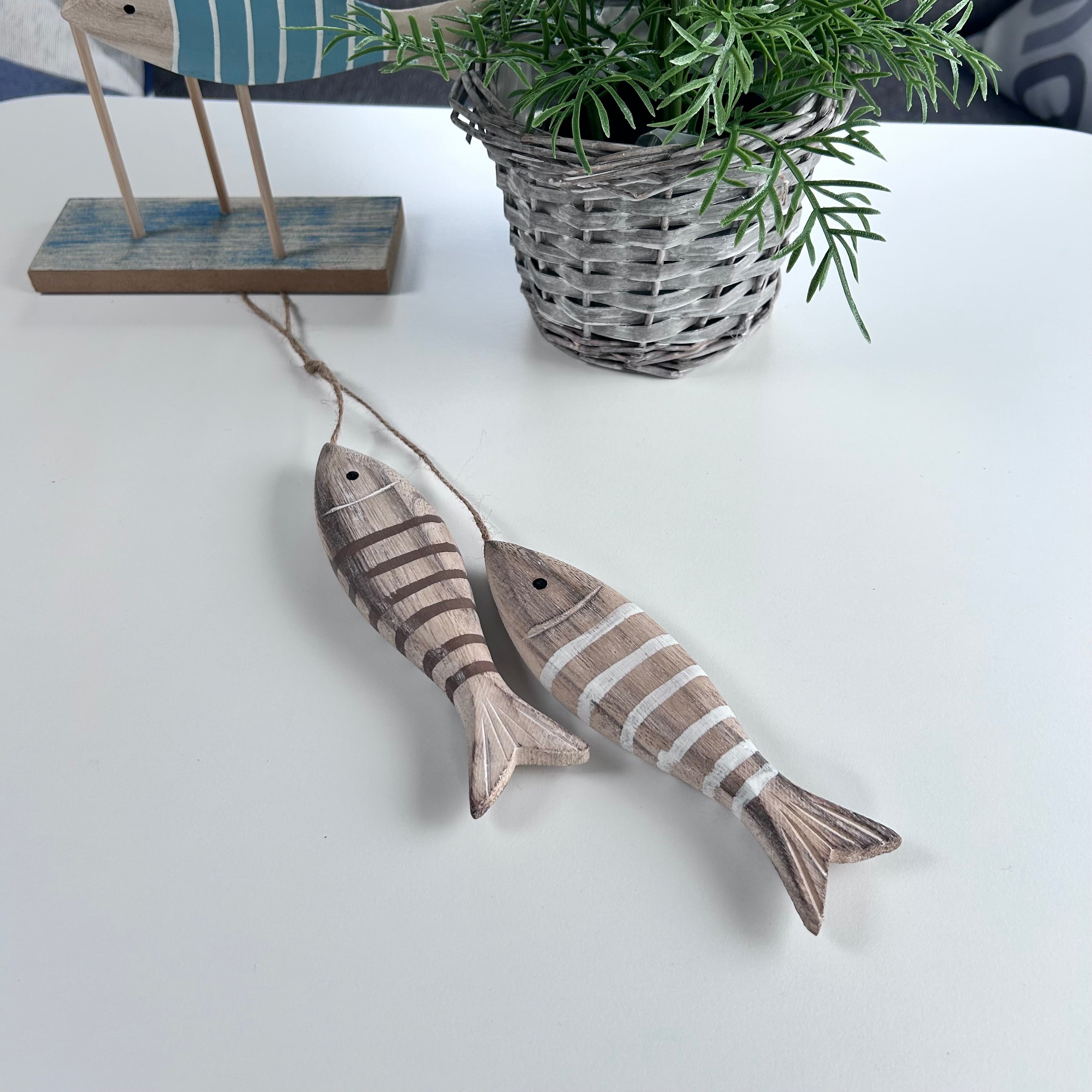 Fisch aus Holz zum Hängen – 2er-Set