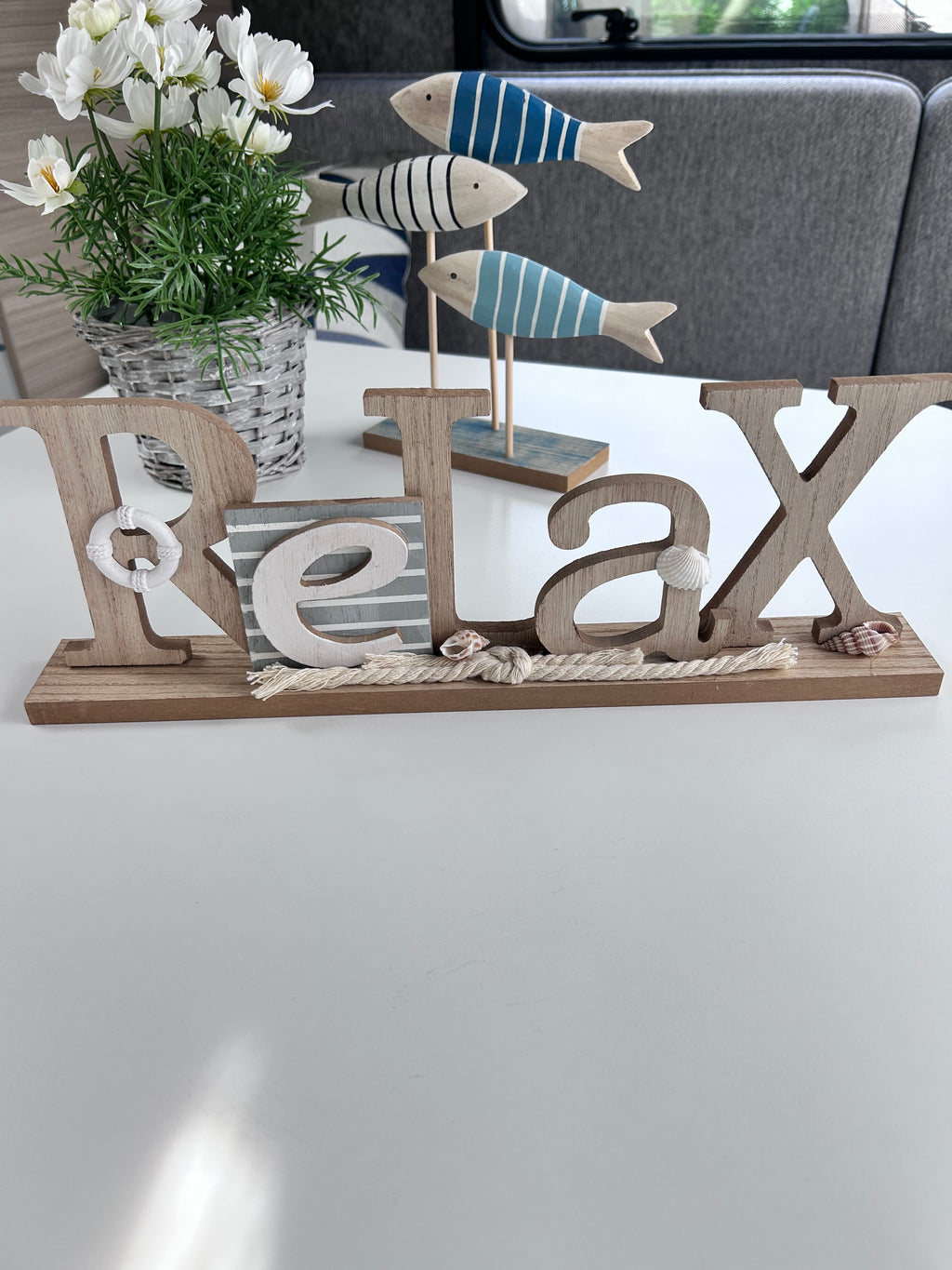 Aufsteller Schriftzug "Relax" aus Holz