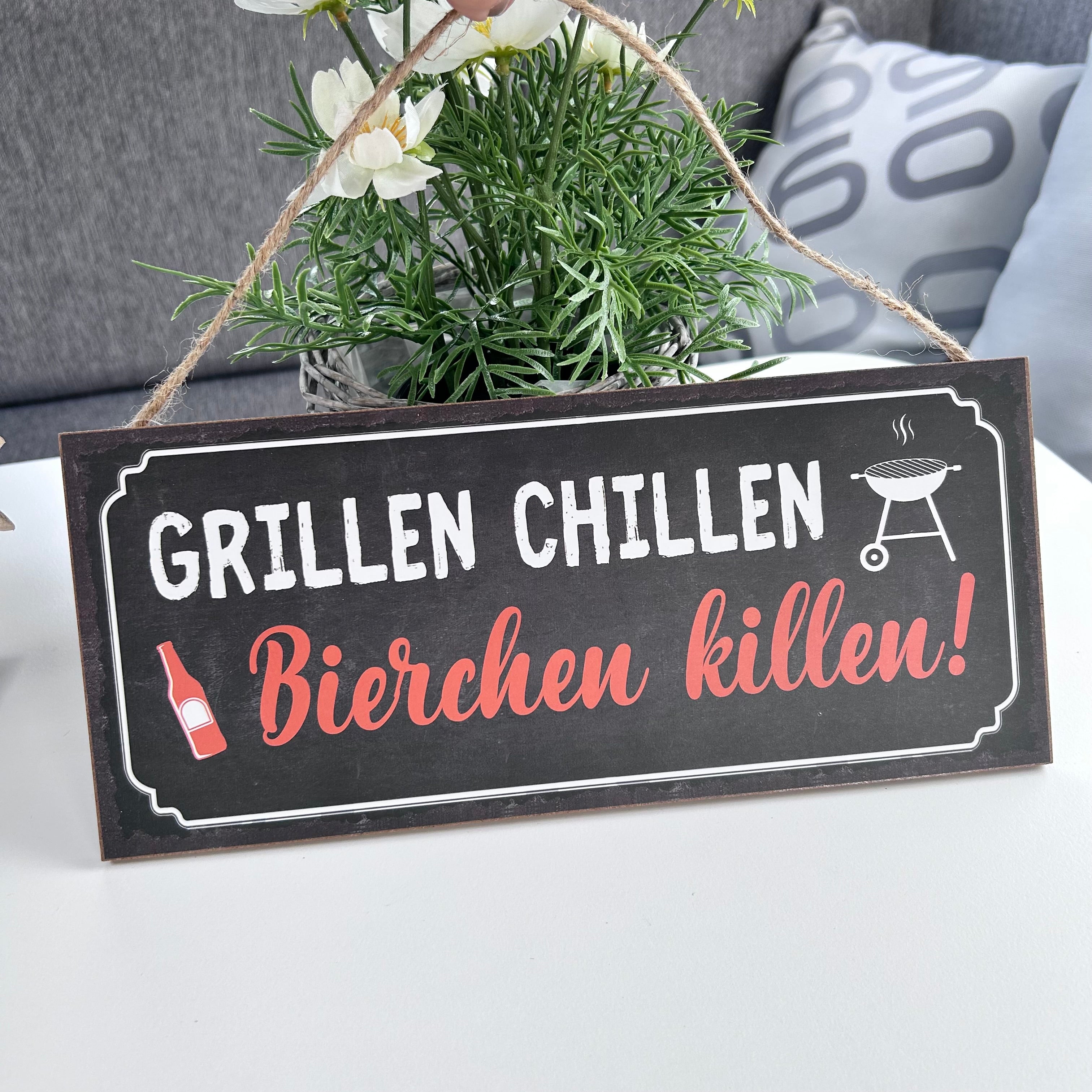 Holzschild "Grillen" mit Jutefaden