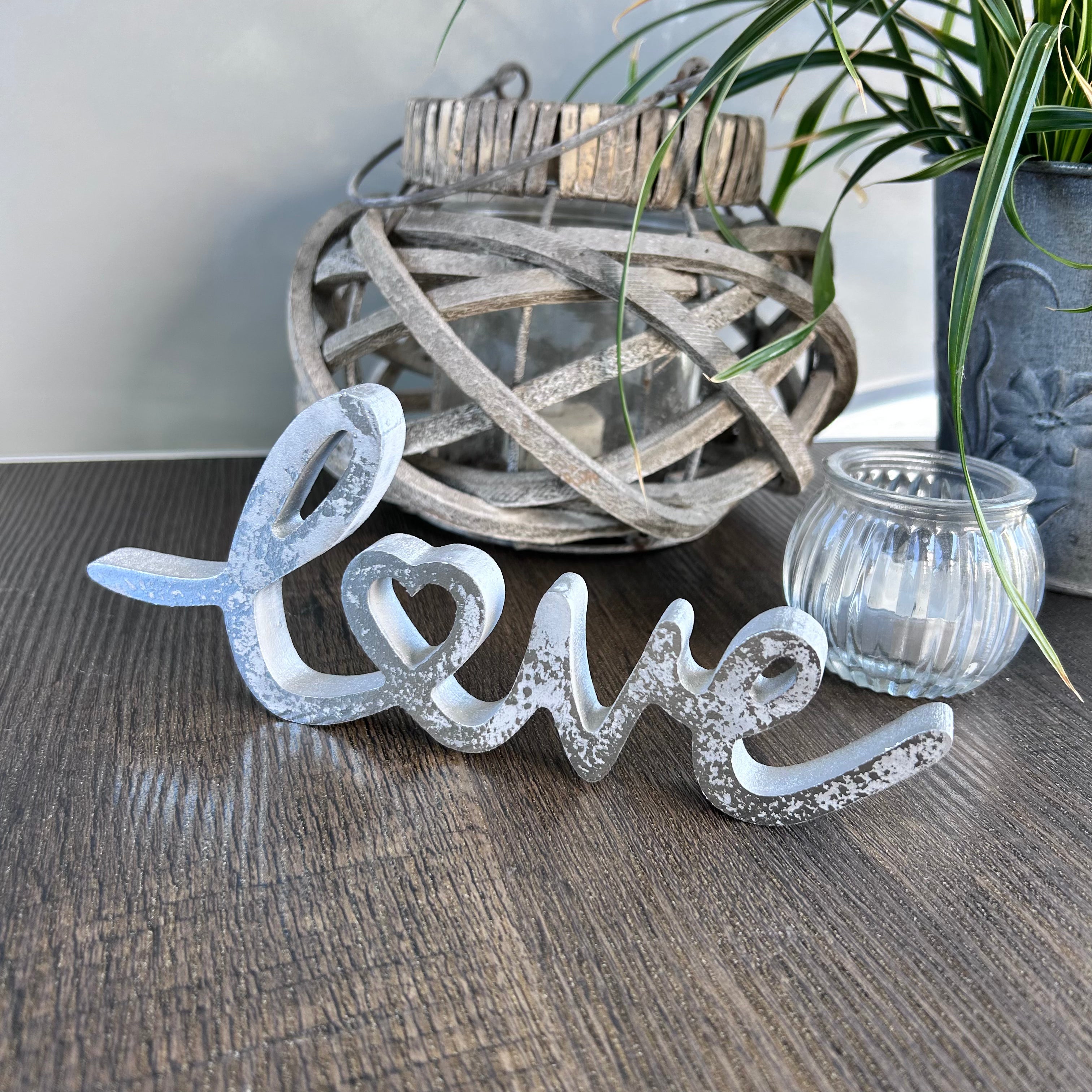 Holzschriftzug "Love"